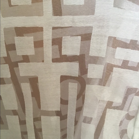 Gorgeous new plus size one of a kind blouse - Picture 6 of 7